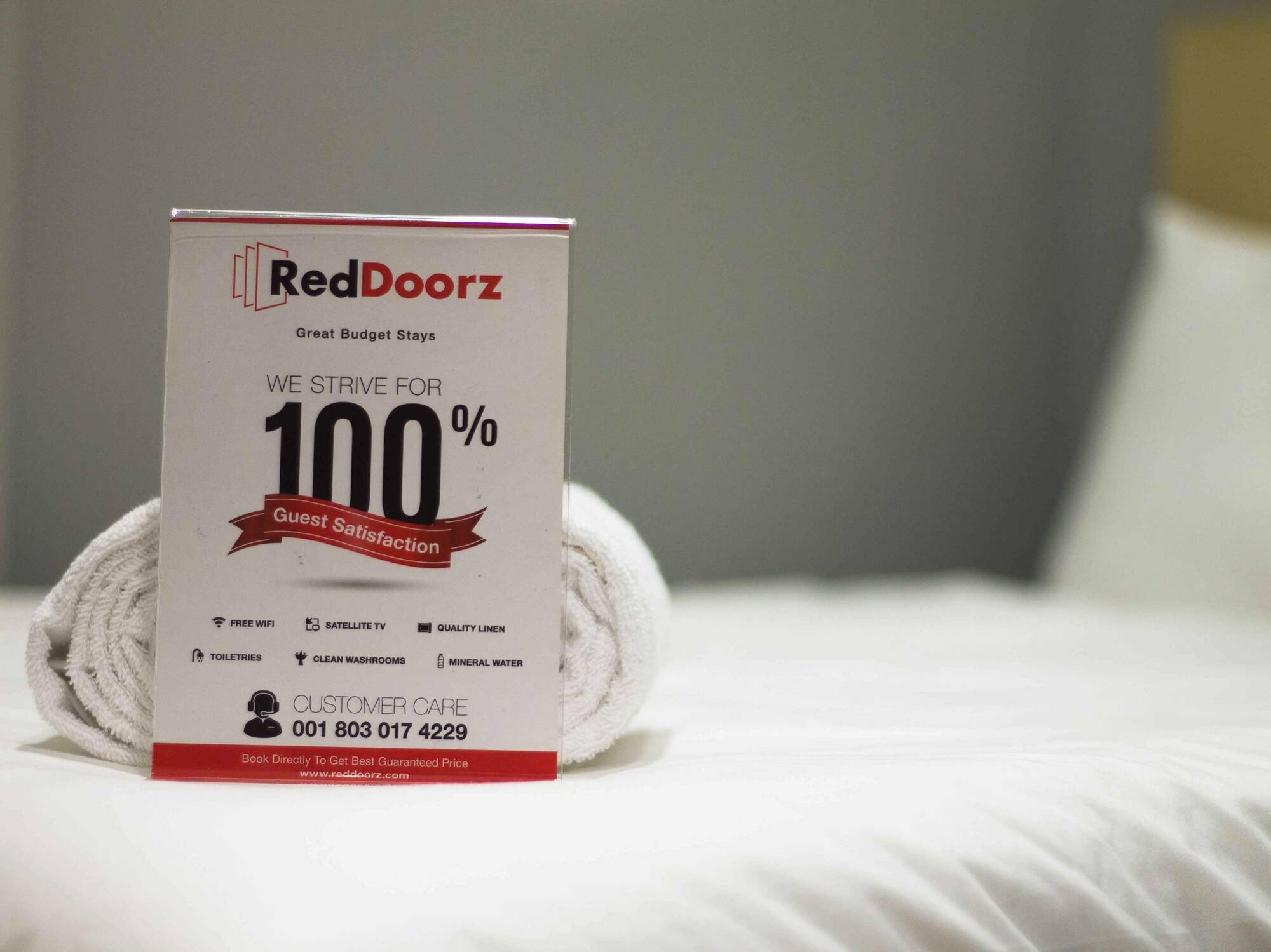 Отель Reddoorz @ Tebet Asem Baris Джакарта Экстерьер фото